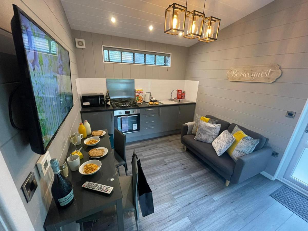 P78 - Pod With Hot Tub Holiday home